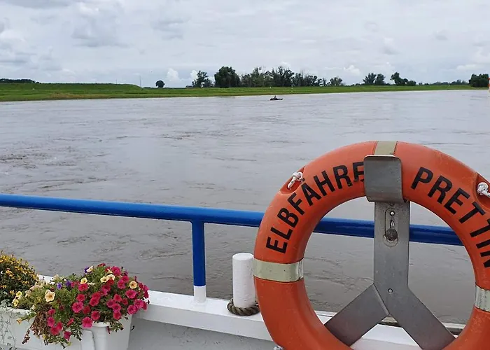 Alte Dorfschule Am Elberadweg Axien